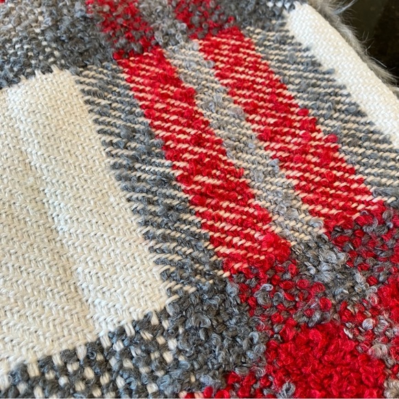 New Pottery Barn Graham Plaid Faux Fur Back Pillow Cover, Grey White Red Plaid - Picture 8 of 16